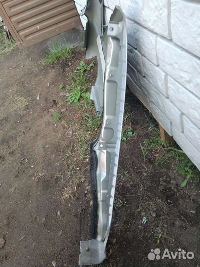 Продаю крыло правое nissan serena C-26