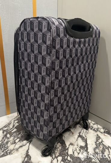 Чемодан (ручная кладь) Karl Lagerfeld. Оригинал
