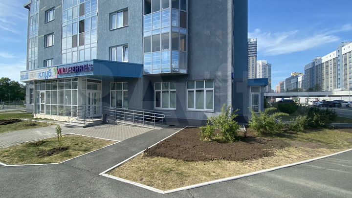 Офис с арендатором, 140.5 м²