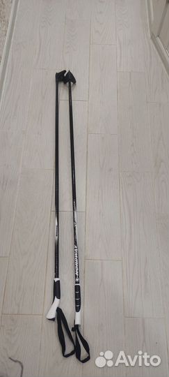 Лыжные палки,ботинки