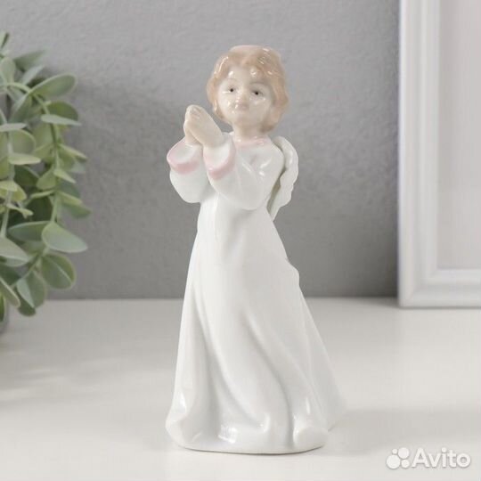 Сувенир керамика 'Ангел в белом платье со сложенны