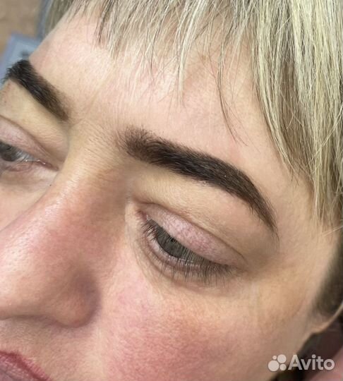 Мастер бровист