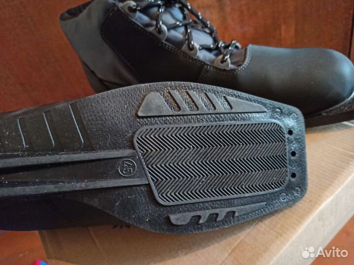 Лыжные ботинки Nordik 45 размер