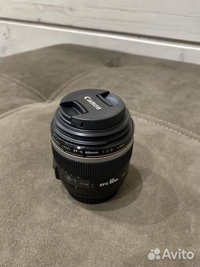 Canon EF-S 60 mm f/2.8 macro