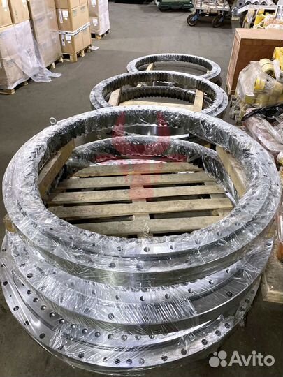 Поворотный круг Komatsu PC400-7