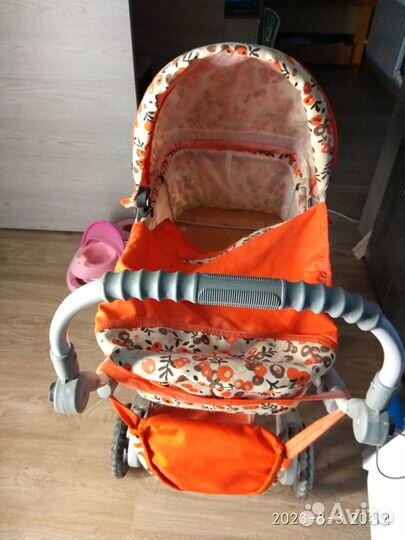 Коляска для кукол