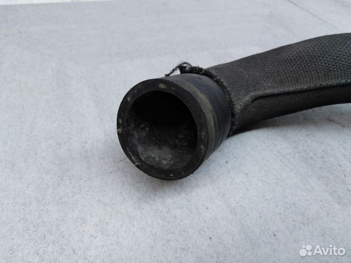 Патрубок системы охлаждения