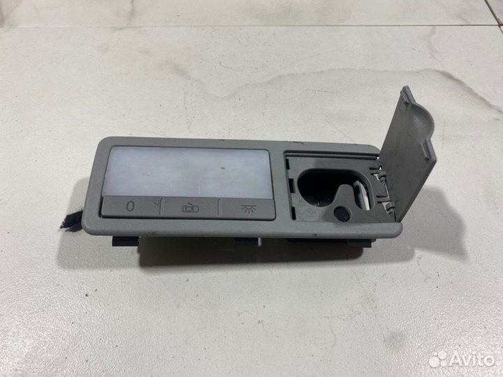 Плафон салона задний левый Volkswagen Touareg