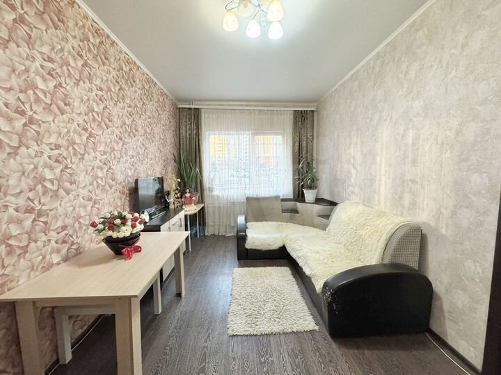 3-к. квартира, 60 м², 1/17 эт.