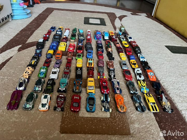 Hot wheels мега гараж