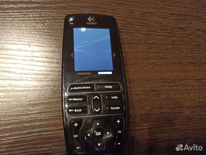 Обучаемый пульт Logitech Harmony One (поврежден)