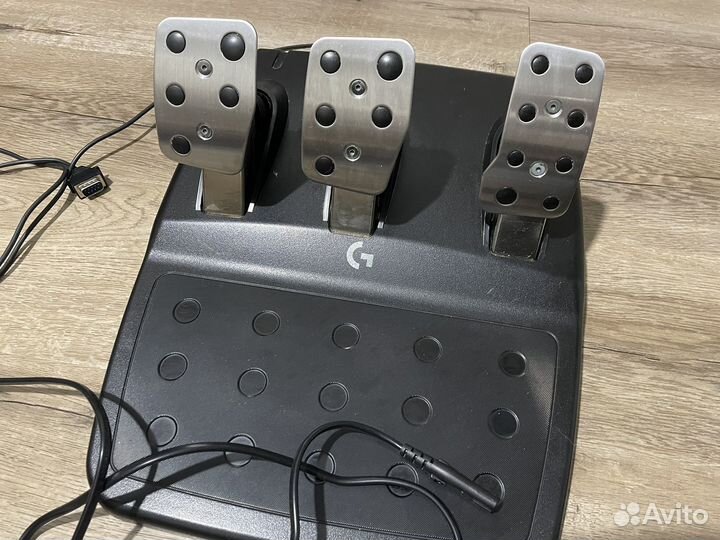 Руль Logitech g923