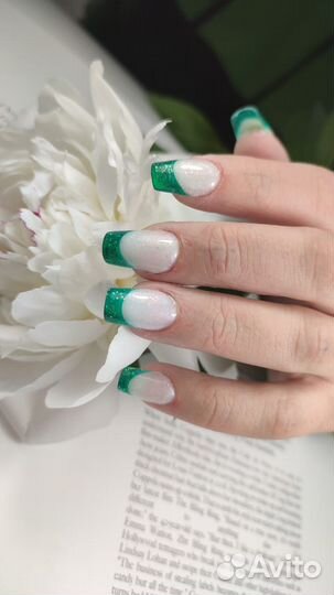 Модель на Наращивание ногтей - выкладной френч