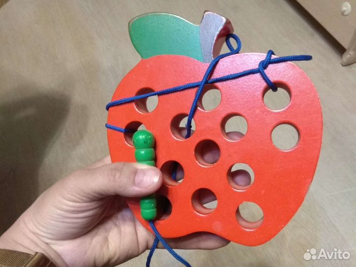Шнуровка яблоко деревянное