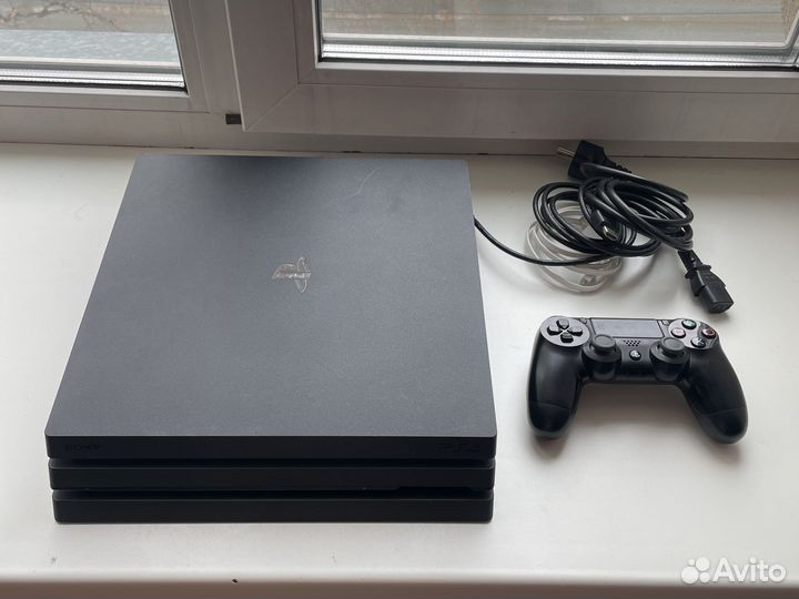 Sony PlayStation 4 Pro 1tb cuh-7208b