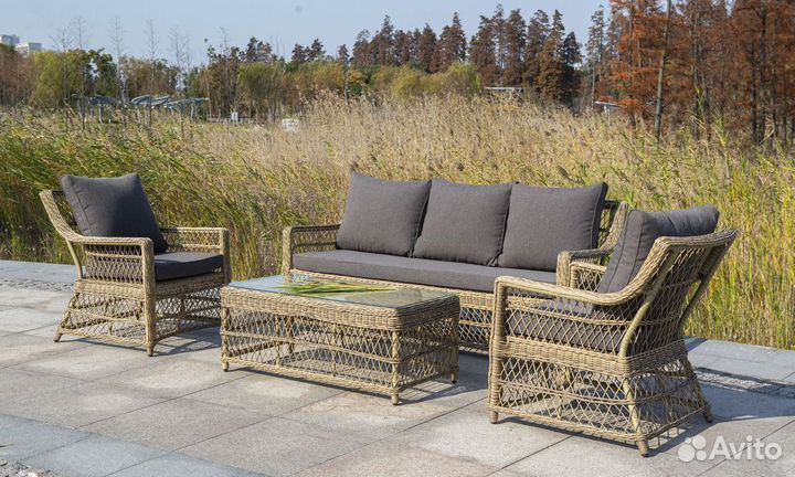 Лаунж зона из ротанга