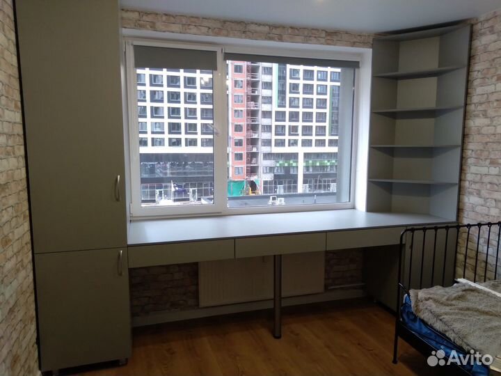 Рабочая зона у окна