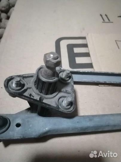 Трапеция дворников Митсубиси каризма