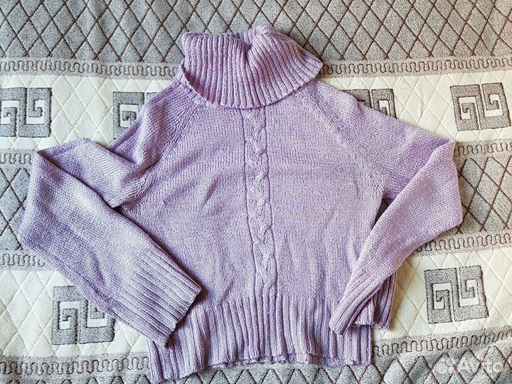 Свитер лавандовый