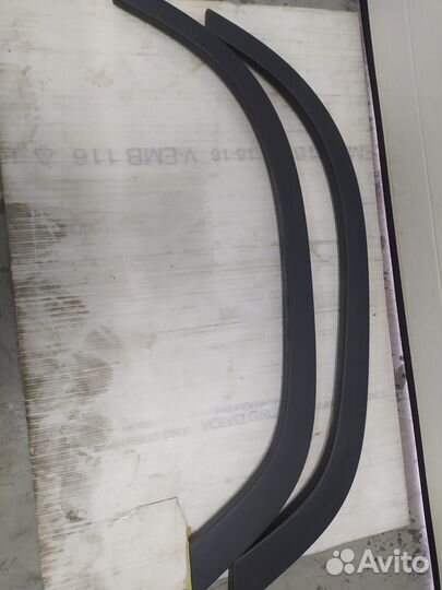 Накладка крыла левая Volvo FH, 84096591