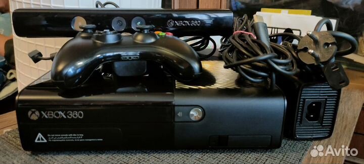 Xbox 360 Slim + Kinect + диски