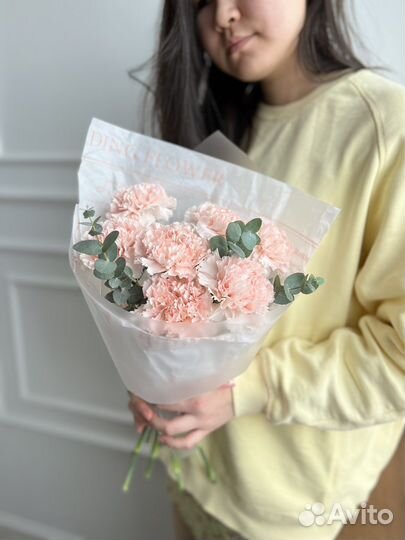 Букет цветов с доставкой гвоздики