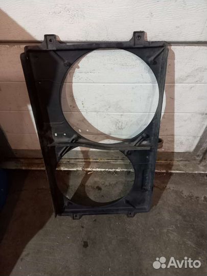 Диффузор вентилятора VW Sharan