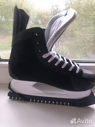 Коньки хоккейные 43 размер