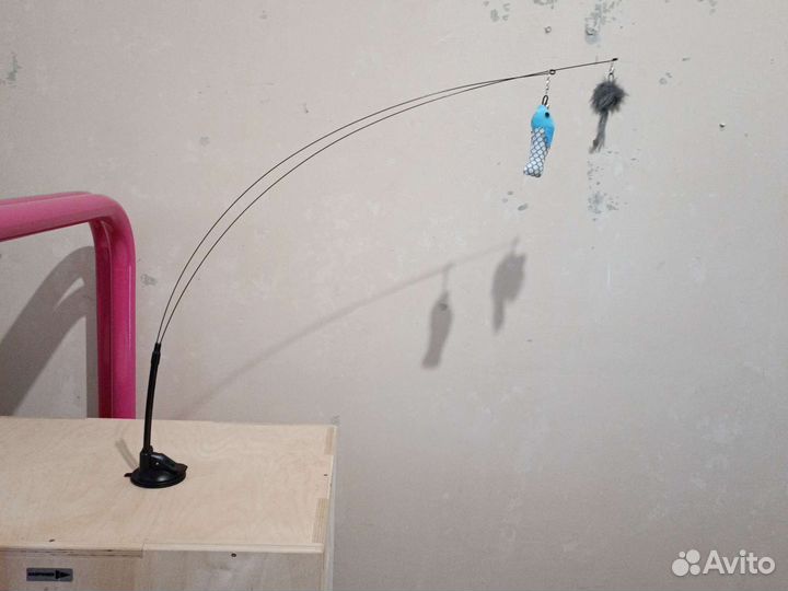 Игрушка для кошек на присоске