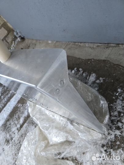 Лопата для уборки снега алюминий. Новая