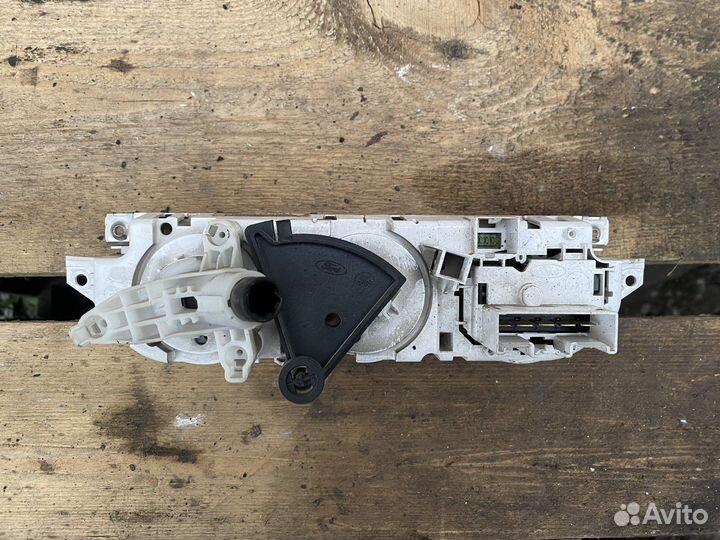 Блок управления печкой,отопителем Ford Focus 2 рес