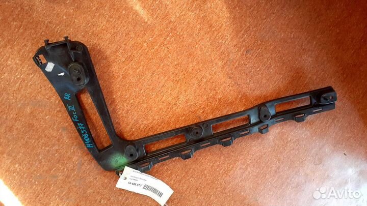Крепление двери багажника правая Ford Focus 3