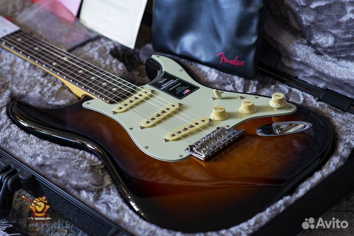 Fender American Professional II Stratocaster Sunbu