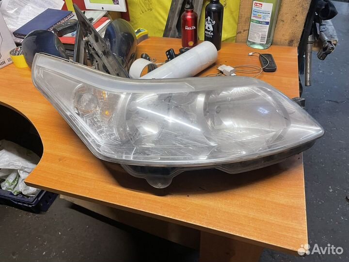 Citroen c4 Фара передняя правая