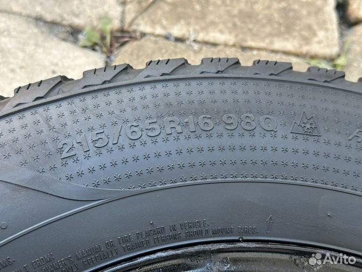 Kumho I’ZEN RV stud 215/65 R16 5*105 цо56,6