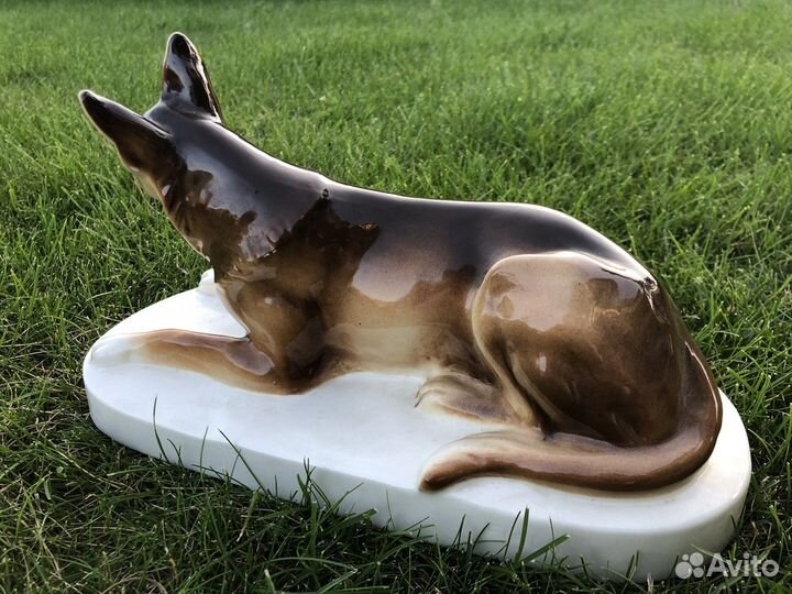 Старинный фарфор Овчарка Royal Dux Чехословакия