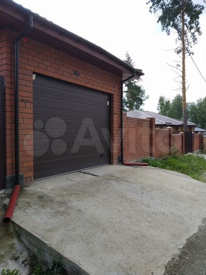 Дом 240 м² на участке 8 сот.