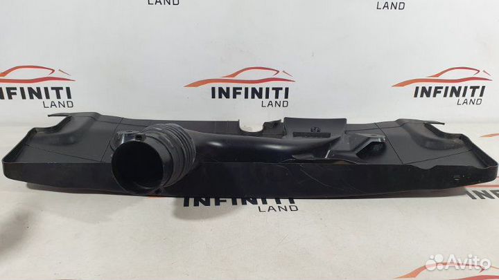 Воздуховод центральный над радиаторами Infiniti