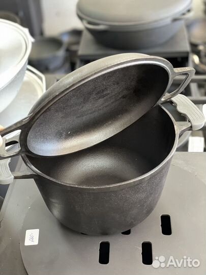 Кастрюля чугунная с крышкой сковородкой