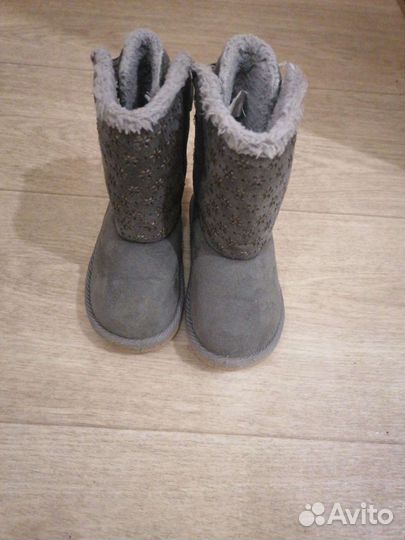 Продам угги для девочки
