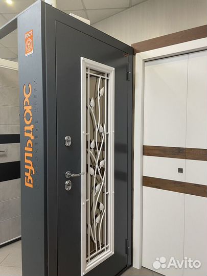 Входные двери Termo Cottage со стеклопакетом