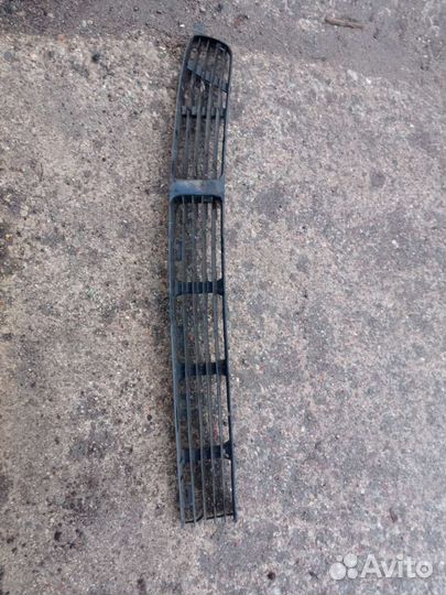 Volkswagen Passat B5 решётка в бампер