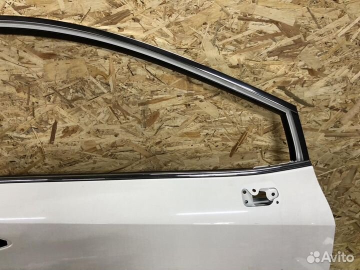 Дверь передняя правая Toyota Corolla 210