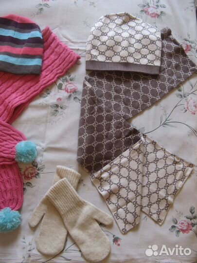 Новый.Комплект шапка р.56-58 шарф варежки