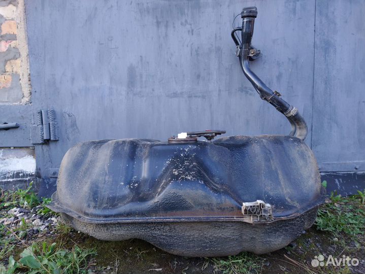 Топливный бак на Аккорд 7