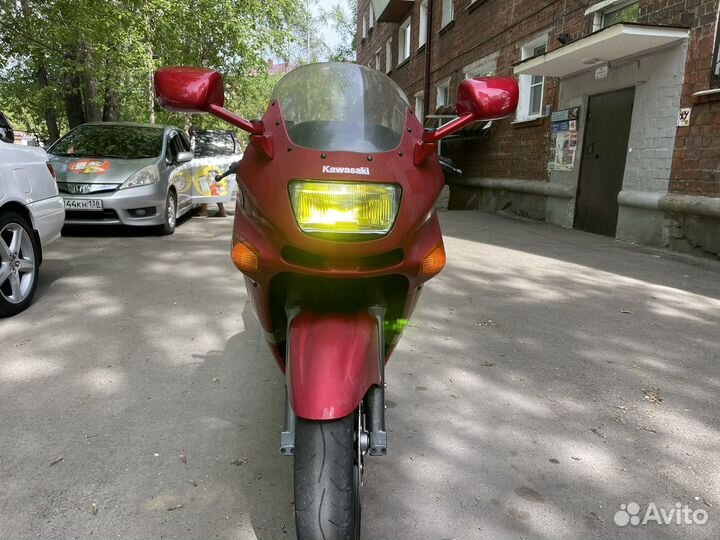 Kawasaki zzr400