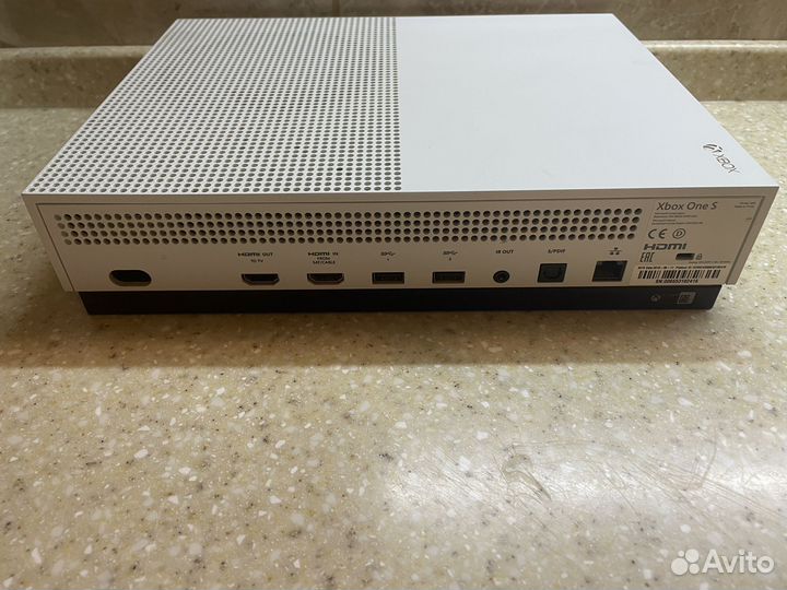 Xbox one s 2 геймпада 1tb