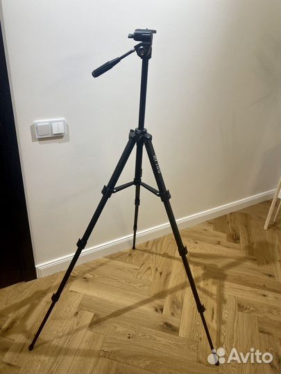 Штатив для фотоаппарата