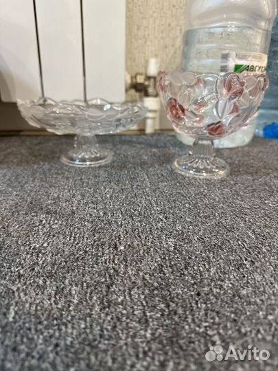 Ваза для фруктов на ножке