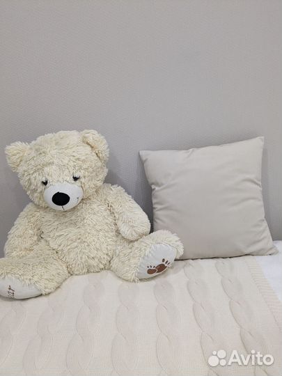 Большой мягкий медведь